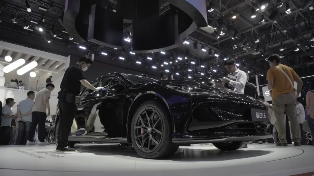 geely-galaxy-l6-black-china-auto-show